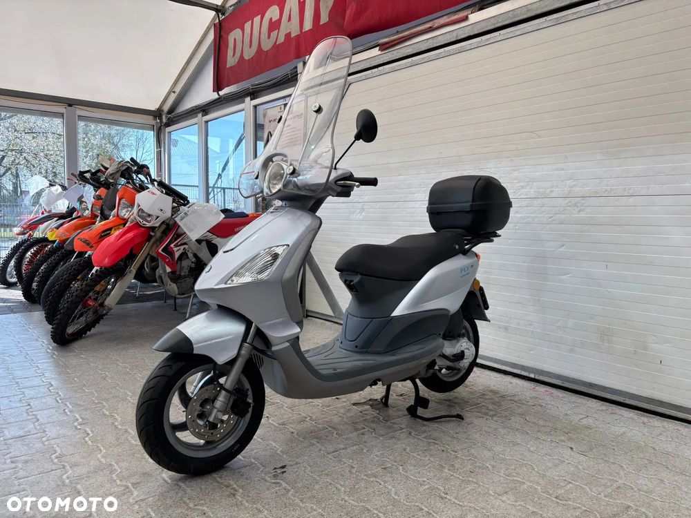 Piaggio FLY - 5