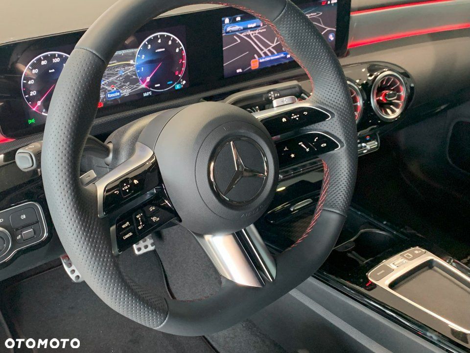 Mercedes-Benz CLA - 11