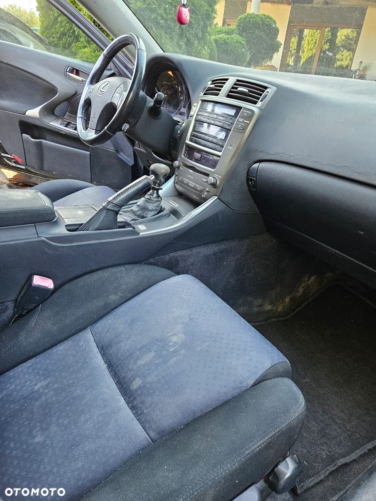 Lexus IS 220d - 6