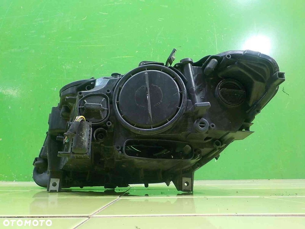 BMW 5 F10 11r 10-13 SEDAN lampa prawa przod 7203242-09 1LL010131-04 - 5