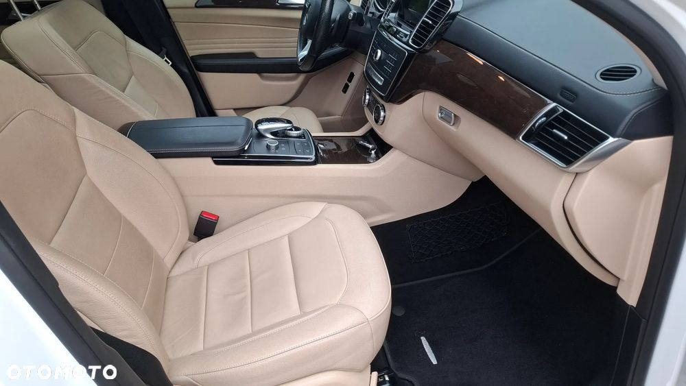 Mercedes-Benz GLE 350 d 4Matic 9G-TRONIC AMG Line - 22