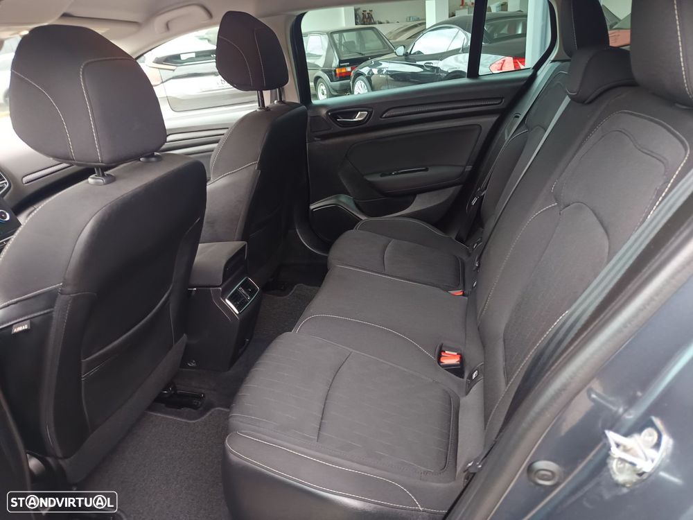 Renault Mégane Sport Tourer 1.3 TCe Limited - 25