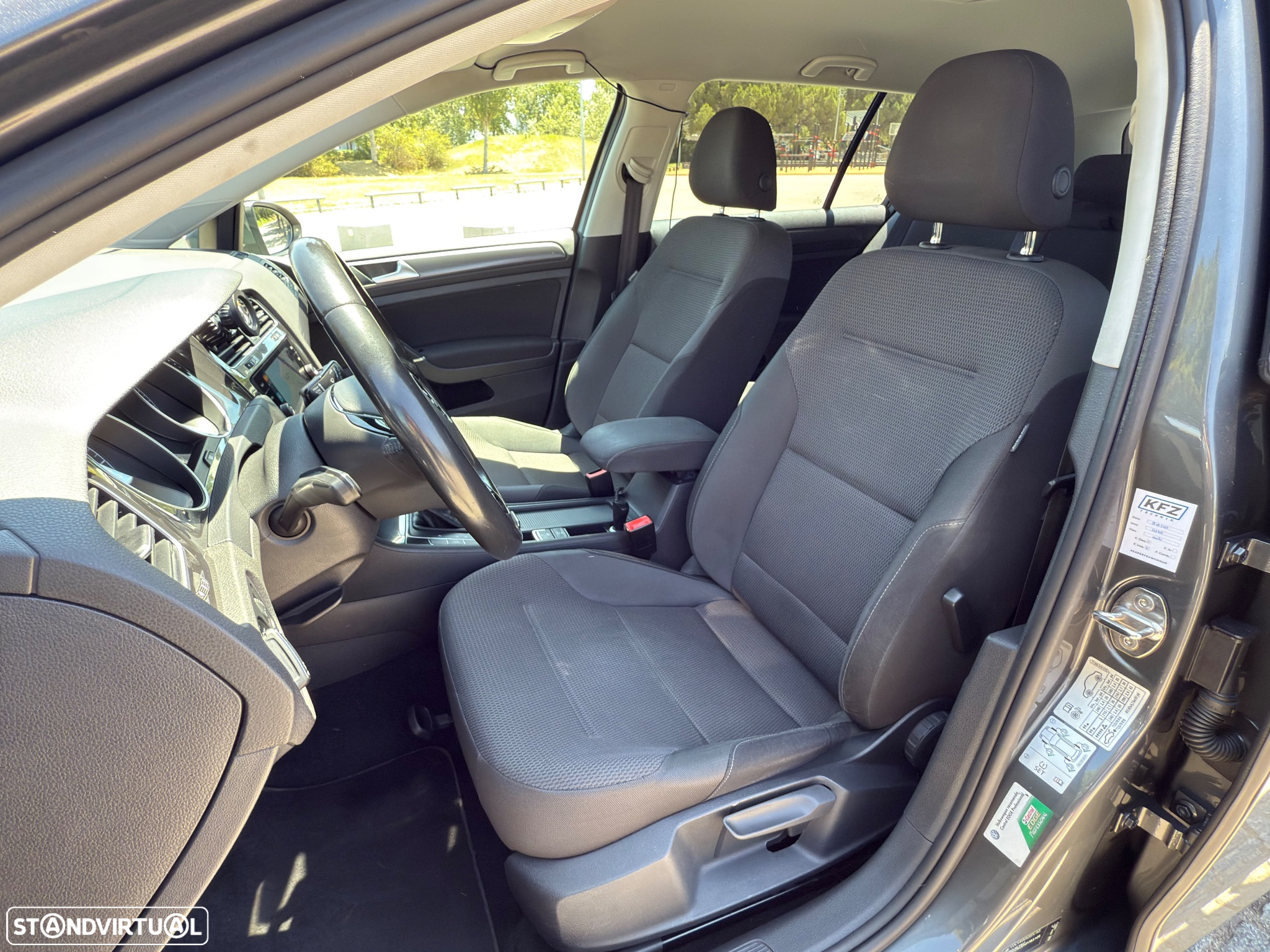 VW Golf Variant 1.6 TDi Confortline DSG - 9