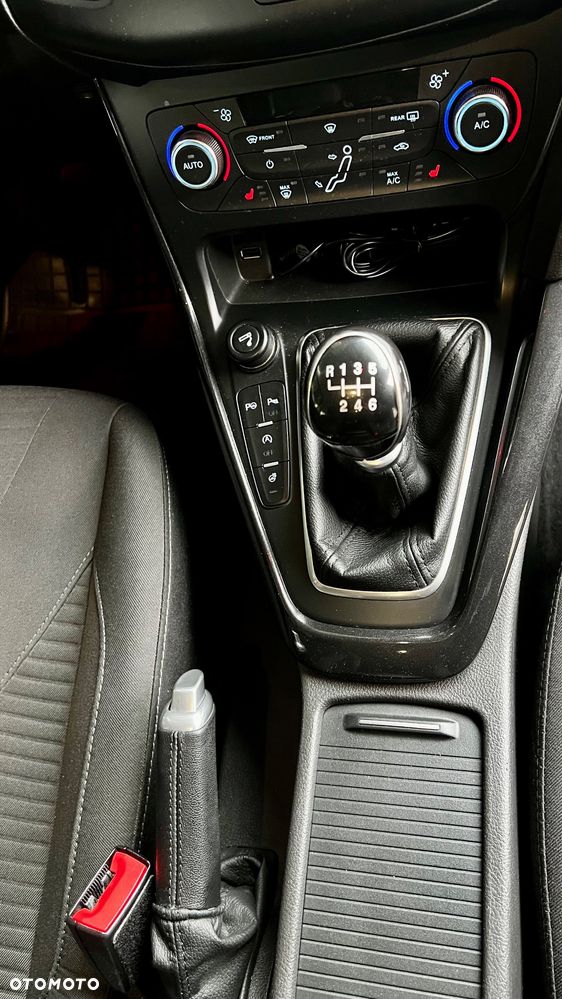 Ford Focus 1.0 EcoBoost STart-Stopp-System TITANIUM - 22