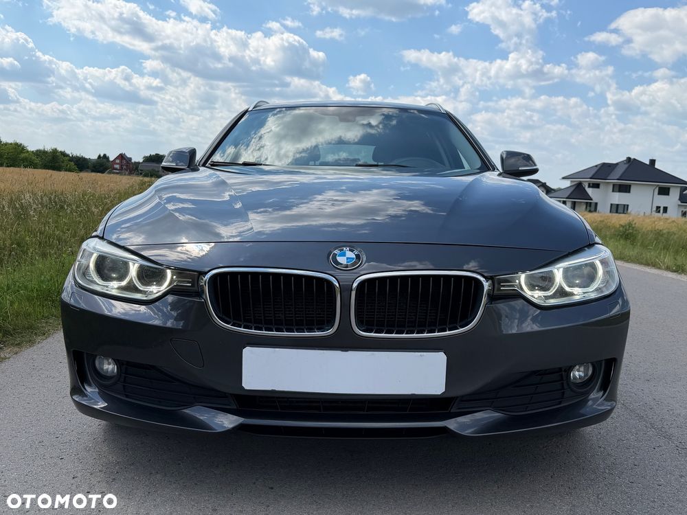 BMW Seria 3 320d Luxury Line - 28