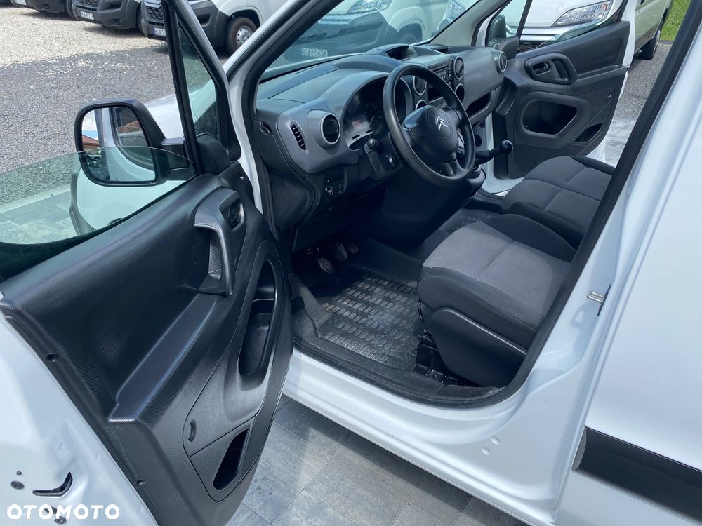 Citroën BERLINGO 1.6 HDI, MAX długi, 3-osobowy, klimatyzacja, zakupiony w salonie w Rzeszowie - 34
