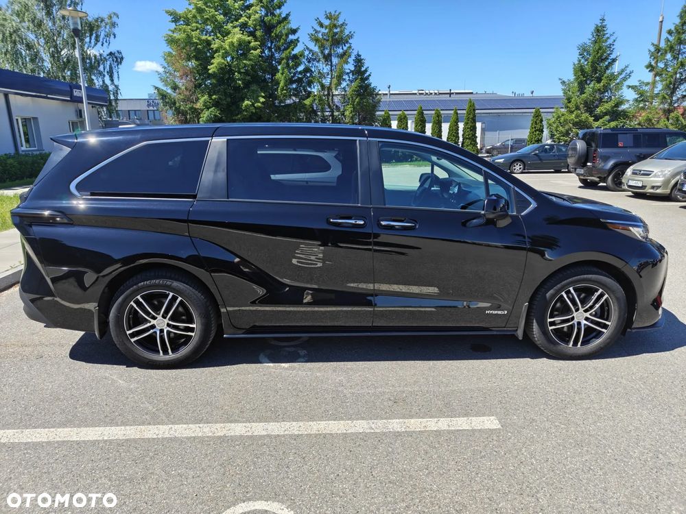 Toyota Sienna - 6