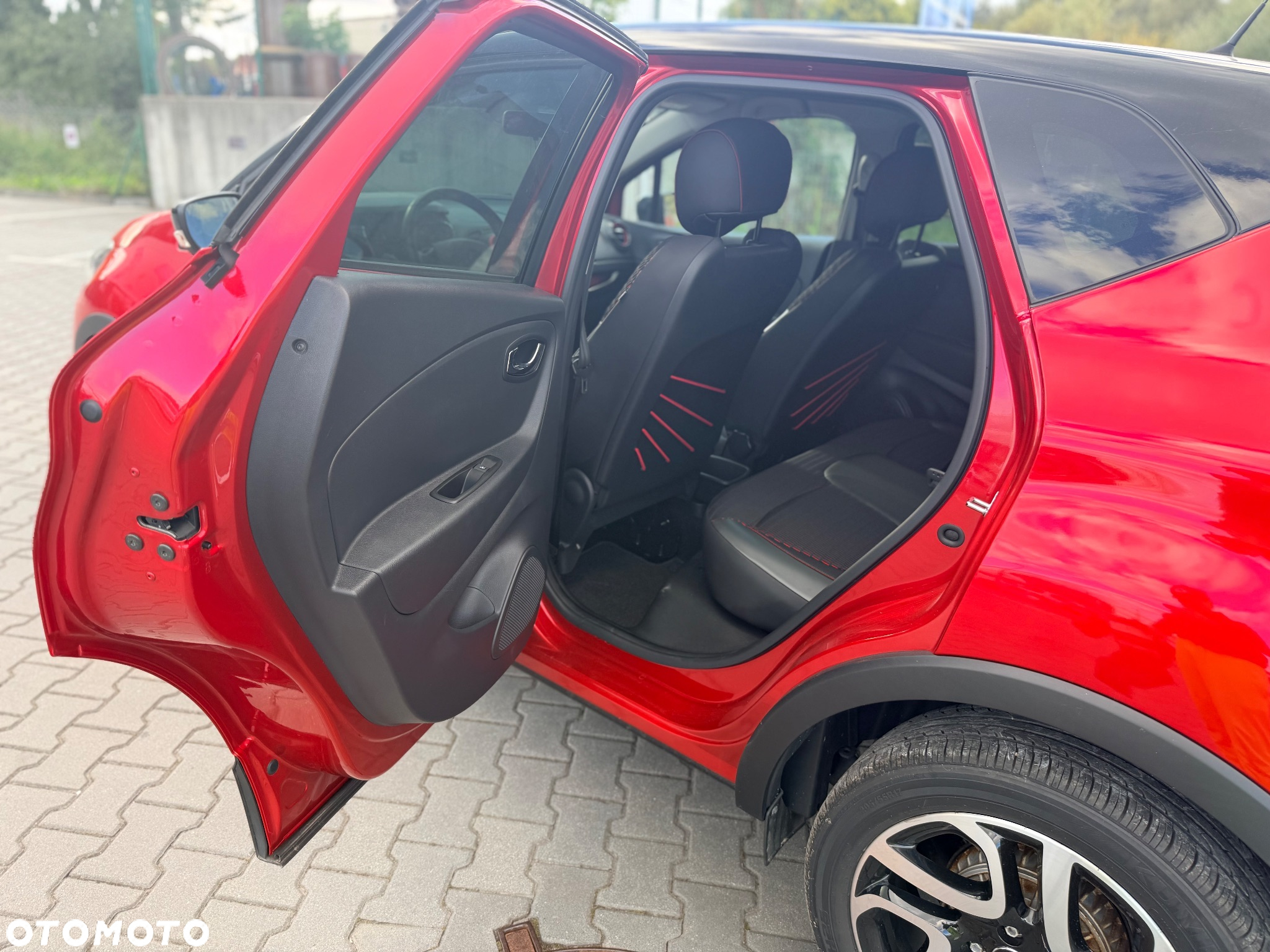 Renault Captur 1.2 TCe Helly Hansen EDC - 26