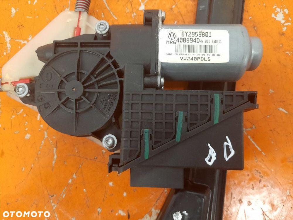 VOLKSWAGEN POLO IV 05-09 PODNOŚNIK SZYBY PRZÓD PRAWY 6Y2959801 BMD - 2