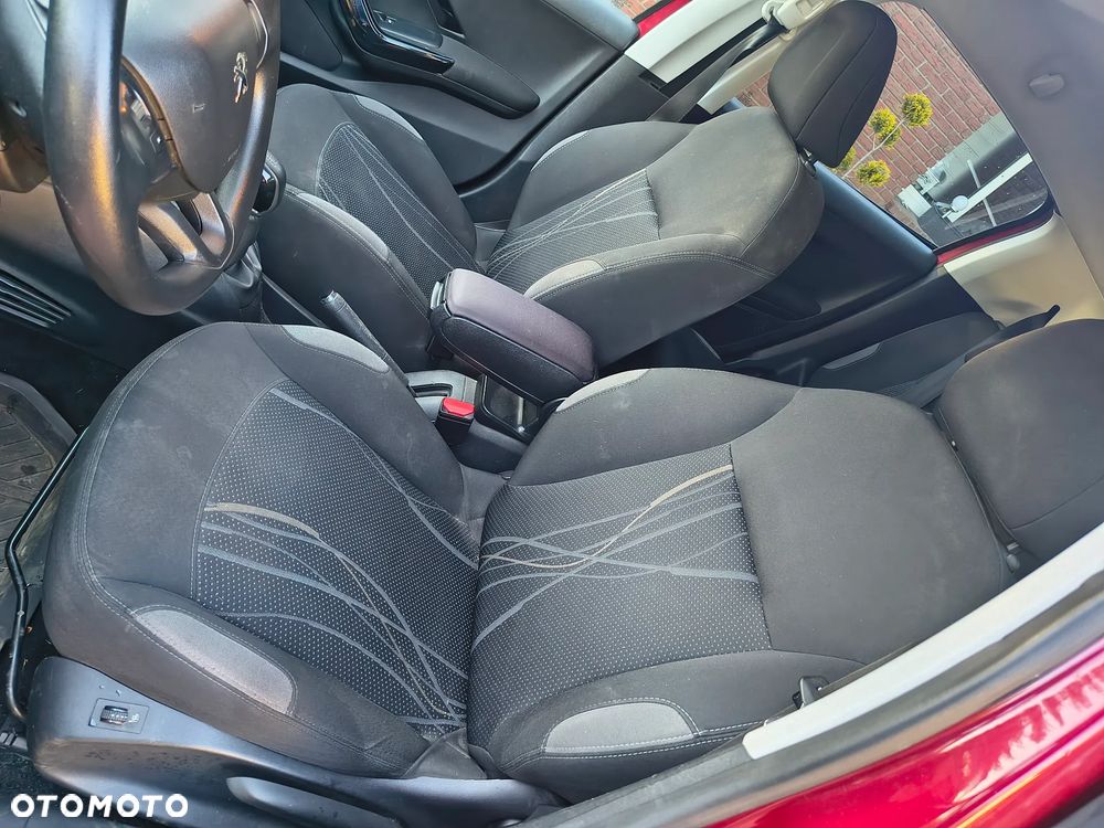 Peugeot 208 1.2 VTi Allure - 13