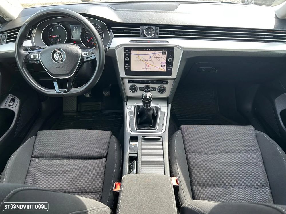 VW Passat 1.6 TDI Confortline - 5