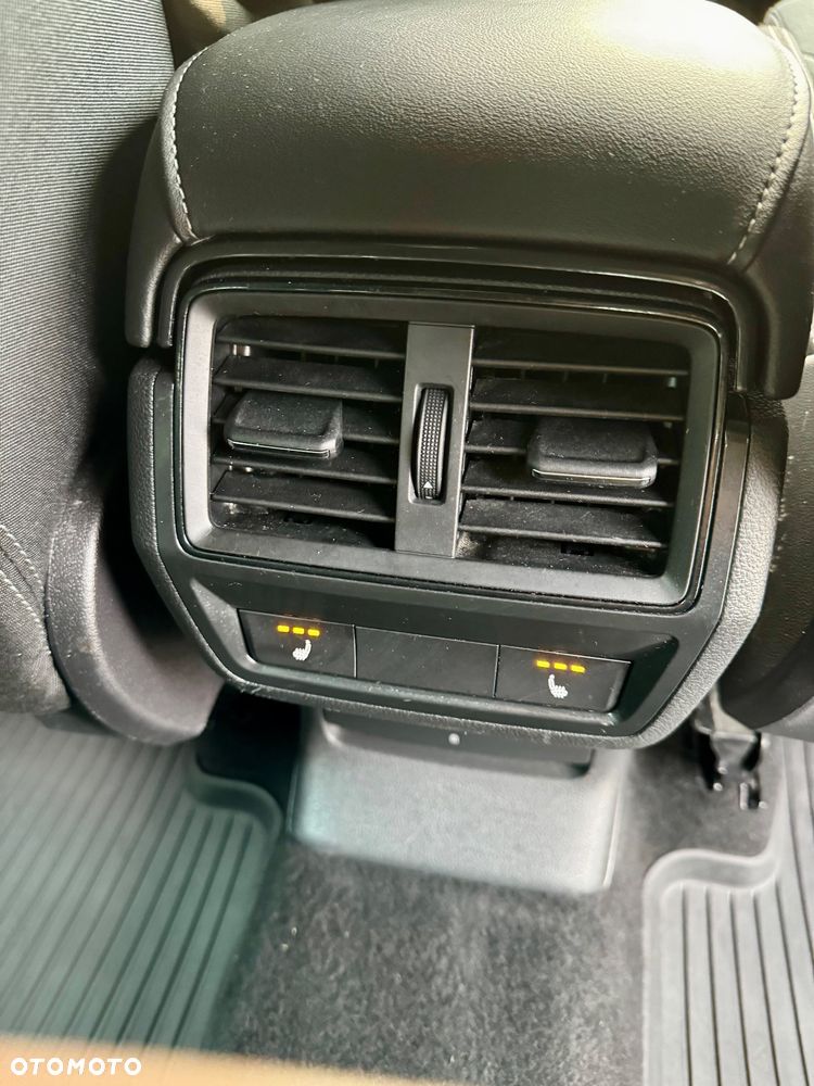 Skoda Karoq 2.0 TDI SCR 4x4 DSG Sportline - 34