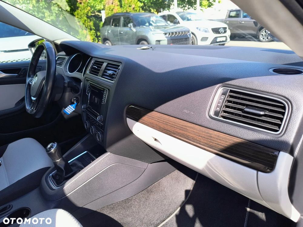 Volkswagen Jetta 1.4 TSI BMT Comfortline - 15
