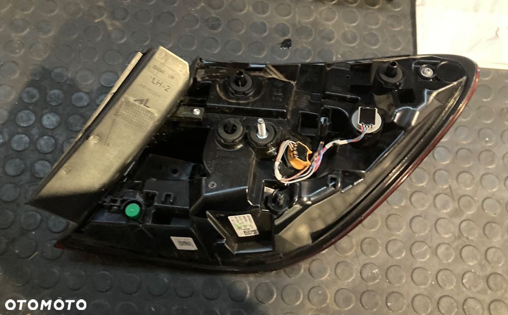 RENAULT CAPTUR 2 II LAMPA TYLNA LEWA W BŁOTNIK BŁOTNIKA LEWY TYŁ TYLNIA LEWA 265558746R - 7
