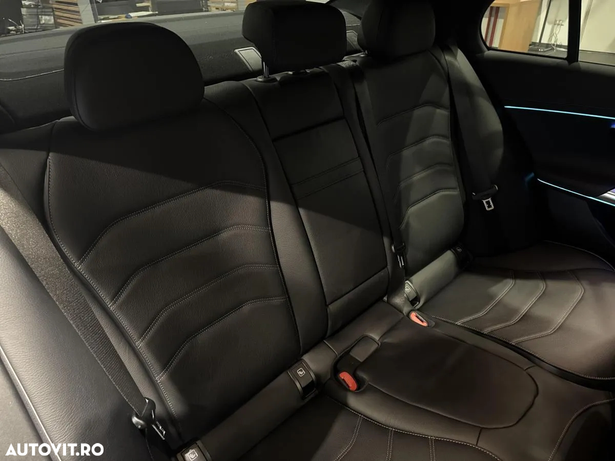 Mercedes-Benz E 300 4MATIC Aut. - 14