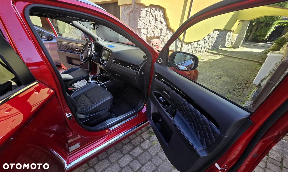 Mitsubishi Outlander - 15
