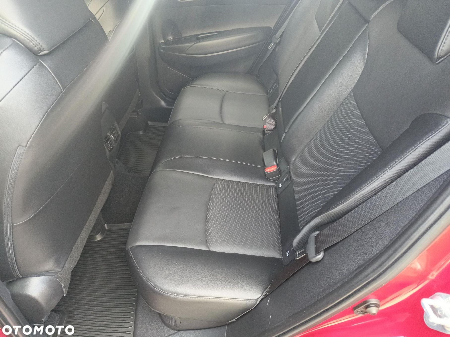Toyota Corolla Cross 2.0 Hybrid Executive AWD - 12