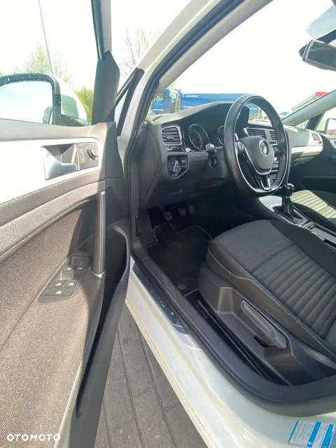 Volkswagen Golf - 12