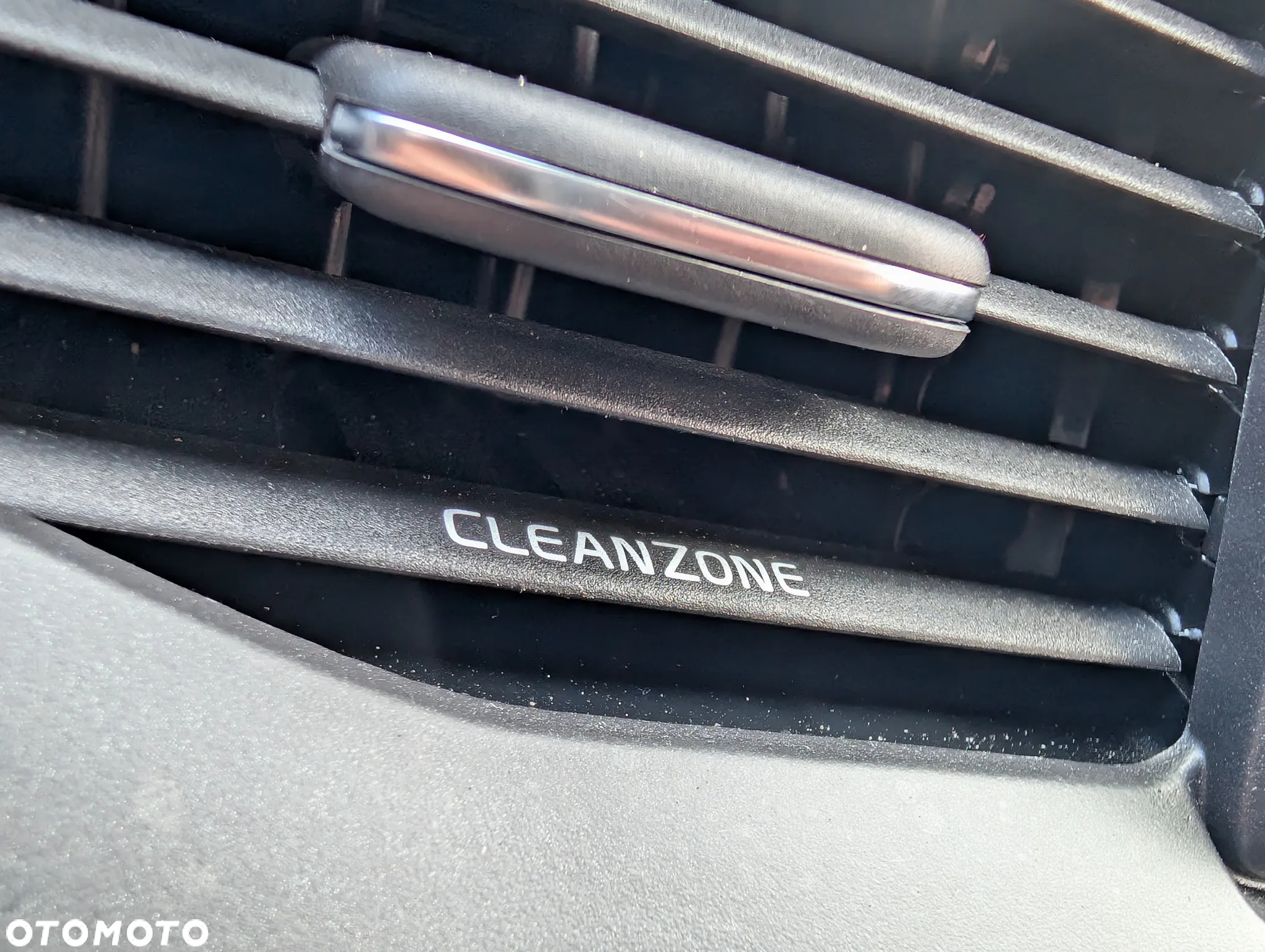 Volvo V40 D3 Geartronic RDesign - 34