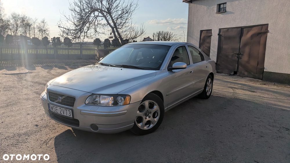 Volvo S60 2.5T Momentum - 2