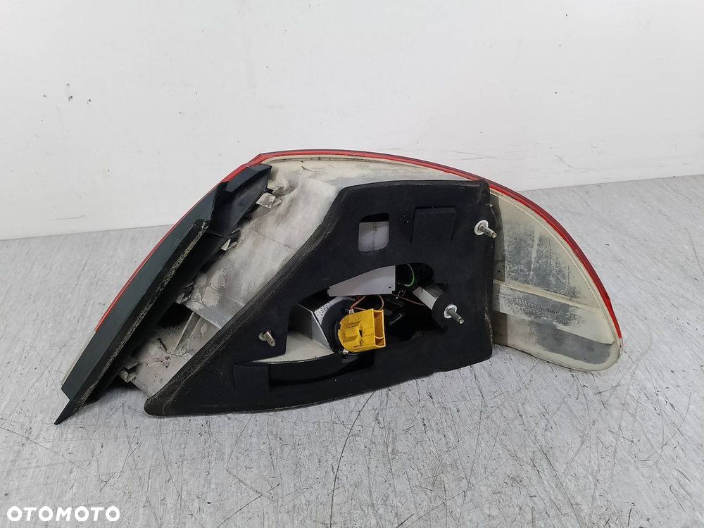 LAMPA TYLNA LEWA BMW SERIA 7 E65 LIMUZYNA - 3