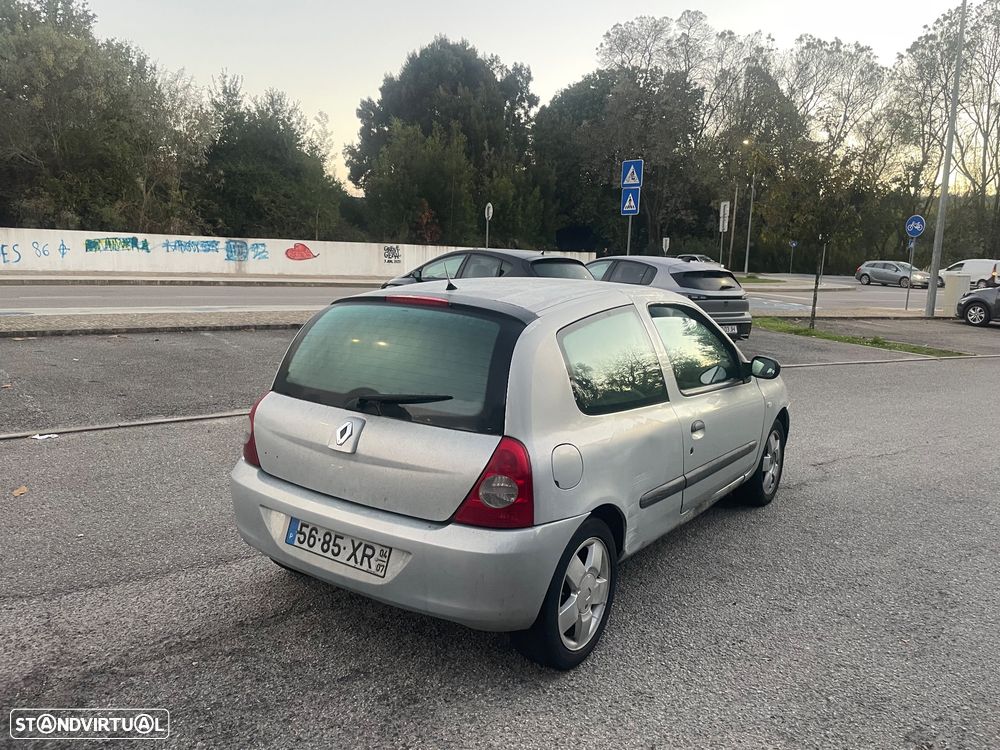 Renault Clio — photo 5