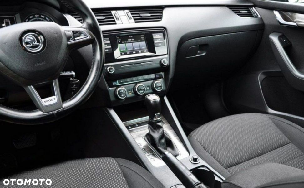 Skoda Octavia Scout 2.0 TDI 4x4 DSG - 30