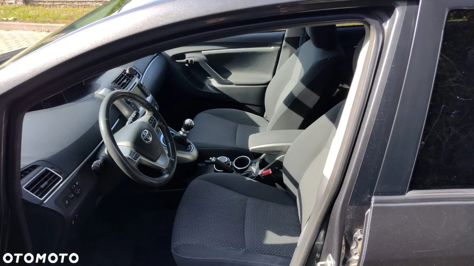 Toyota Verso 2.0 D-4D 5-Sitzer - 8