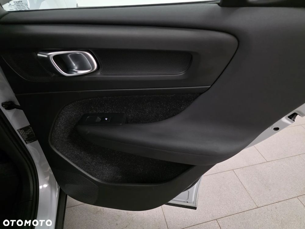 Volvo XC 40 D3 SCR R-Design - 24