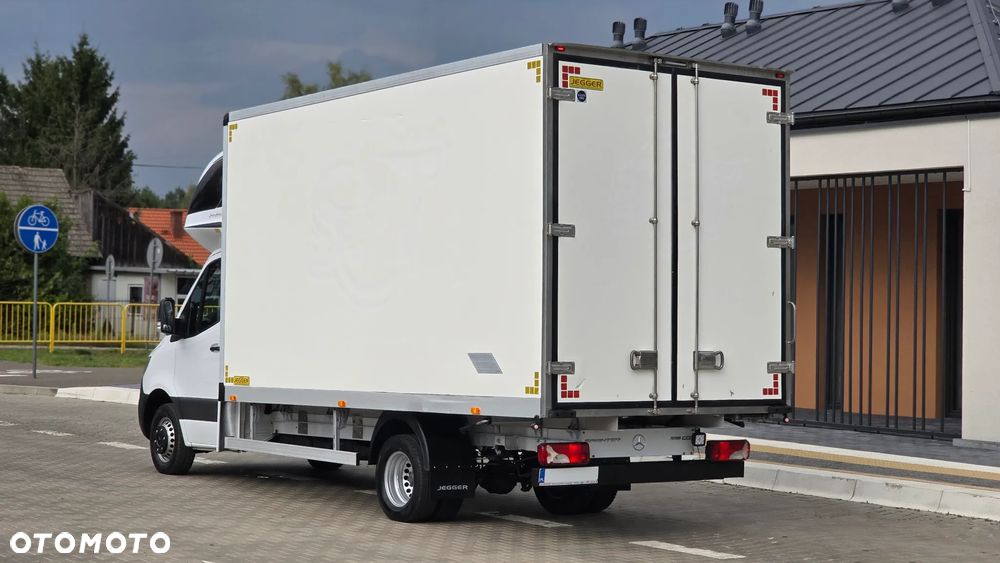 Mercedes-Benz SPRINTER 519 CDI 907❗❗190 KM / FULL OPCJA / AUTOMAT 9G-TRONIC / FULL LED / KONTENER 10EP  / DRZWI Z TYŁU / BLIŹNIAKI / XENON / RAMA / LAWETA / ZABUDOWA JEGGER / PODUSZKI PNEUMATYCZNE / SYPIALKA / SALON POLSKA ❗❗ - 19