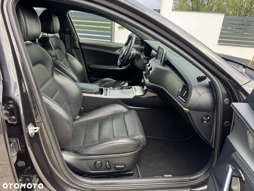 Kia Stinger 2.0 T-GDI GT Line - 26