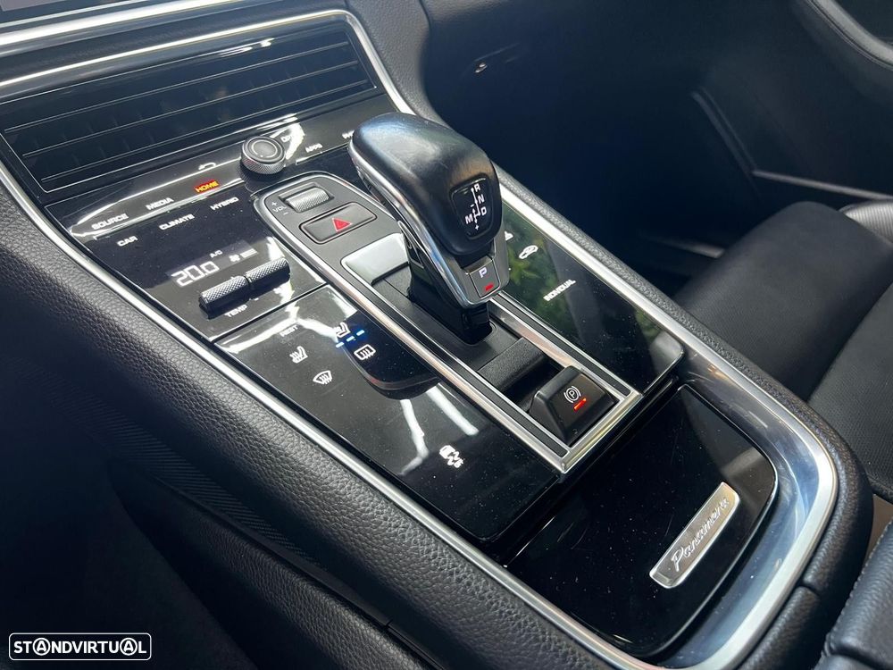 Porsche Panamera Sport Turismo 4 E-Hybrid Platinum Edition PDLS - 38