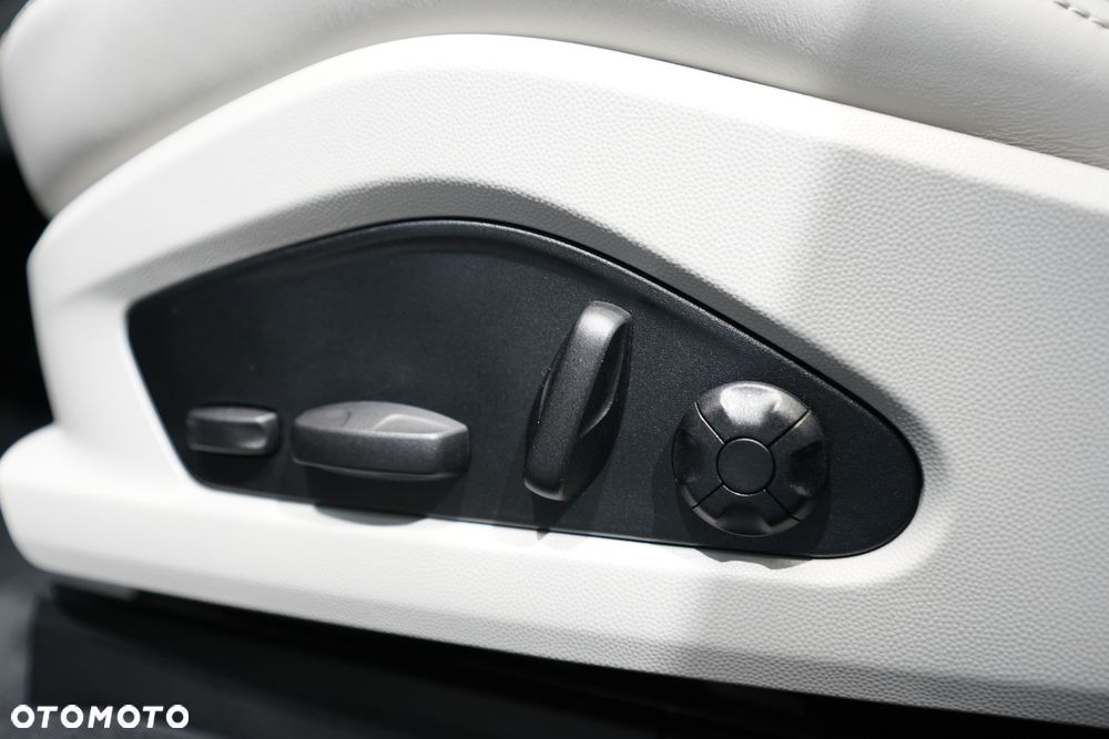 Porsche Macan 4 100kWh - 18