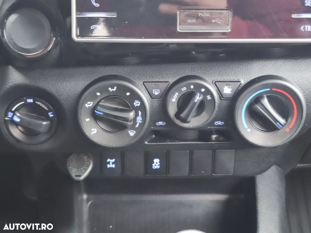 Toyota Hilux 2.4D 150CP 4x4 Double Cab 6MT Style - 18