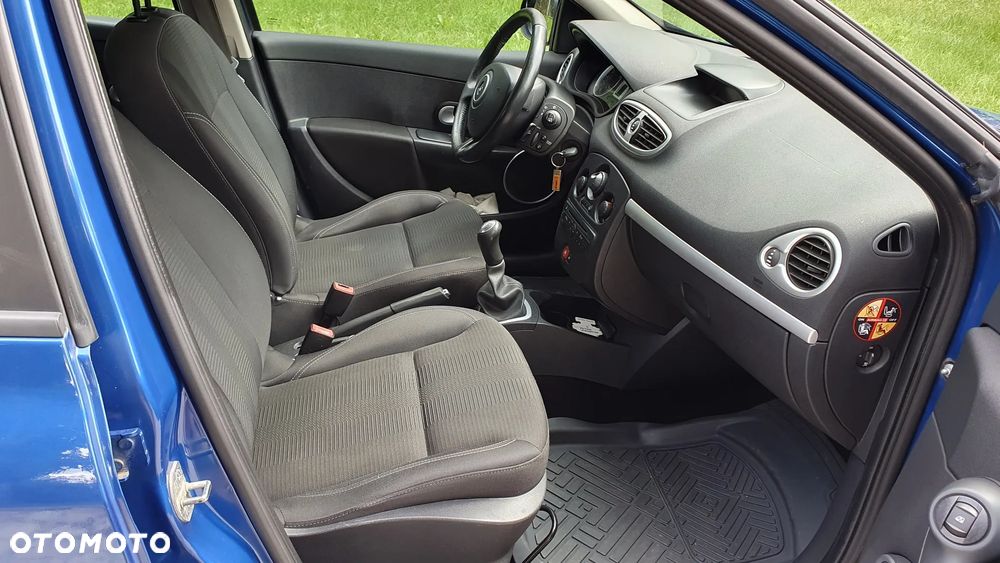 Renault Clio 1.2 16V 75 Dynamique - 11