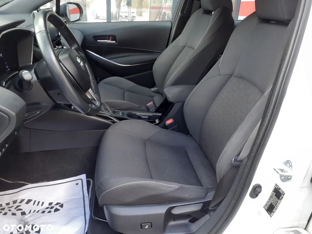 Toyota Corolla - 30