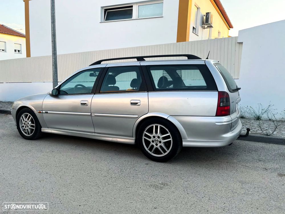 Opel Vectra Caravan - 4