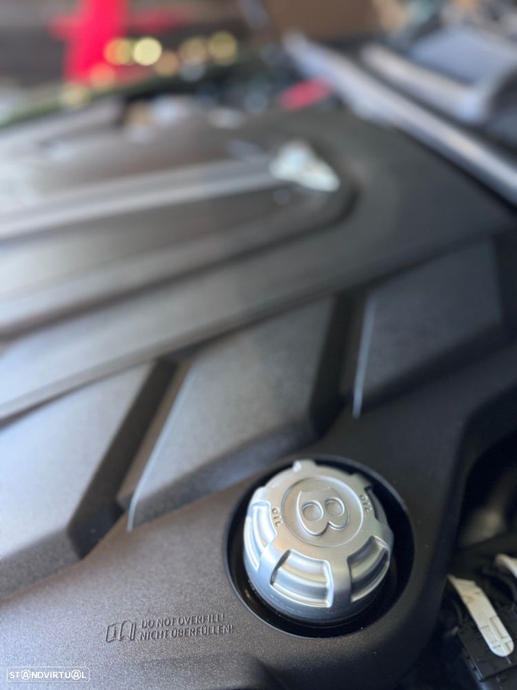 Bentley Bentayga Hybrid - 60