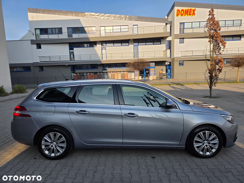 Peugeot 308 PureTech 130 GPF EAT8 Stop & Start Allure Business-Paket - 10