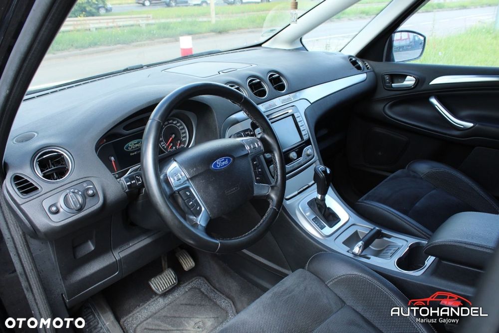 Ford S-Max - 11