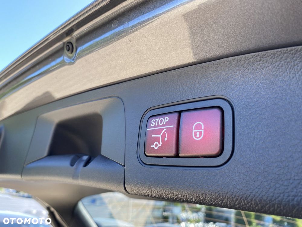 Mercedes-Benz GLA - 27