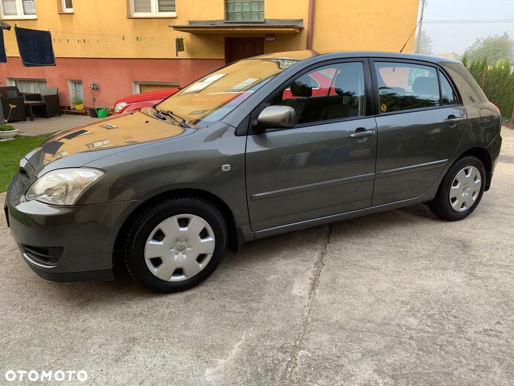 Toyota Corolla - 1
