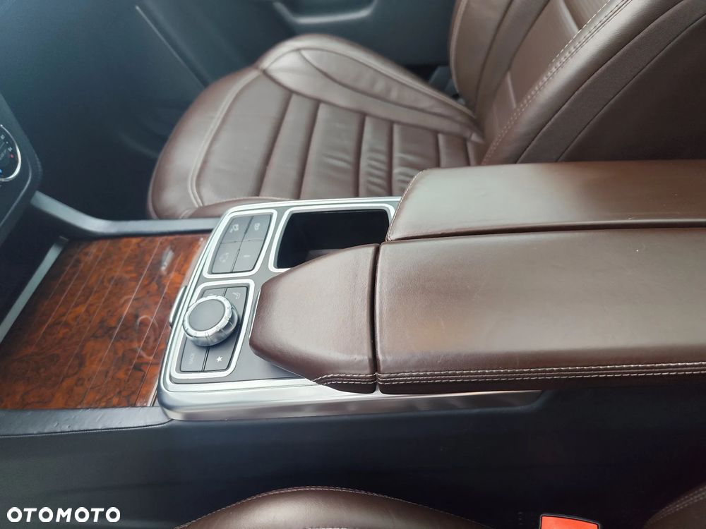 Mercedes-Benz GL - 24