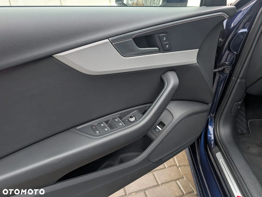 Audi A4 Limousine - 21