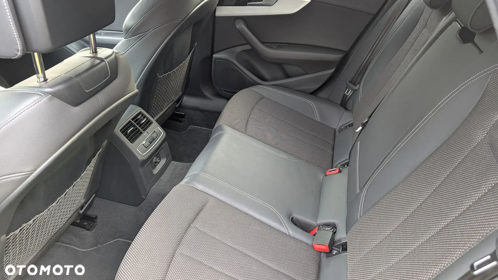 Audi A4 Limousine 35 TFSI mHEV S Line S tronic - 13