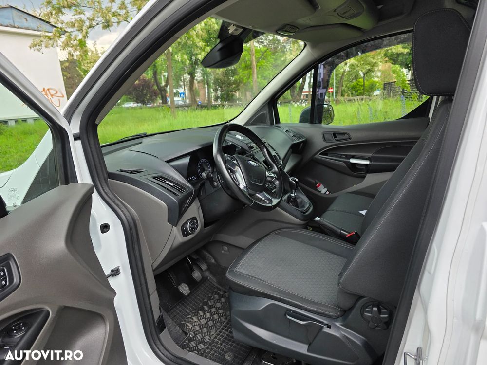 Ford Transit Connect - 8