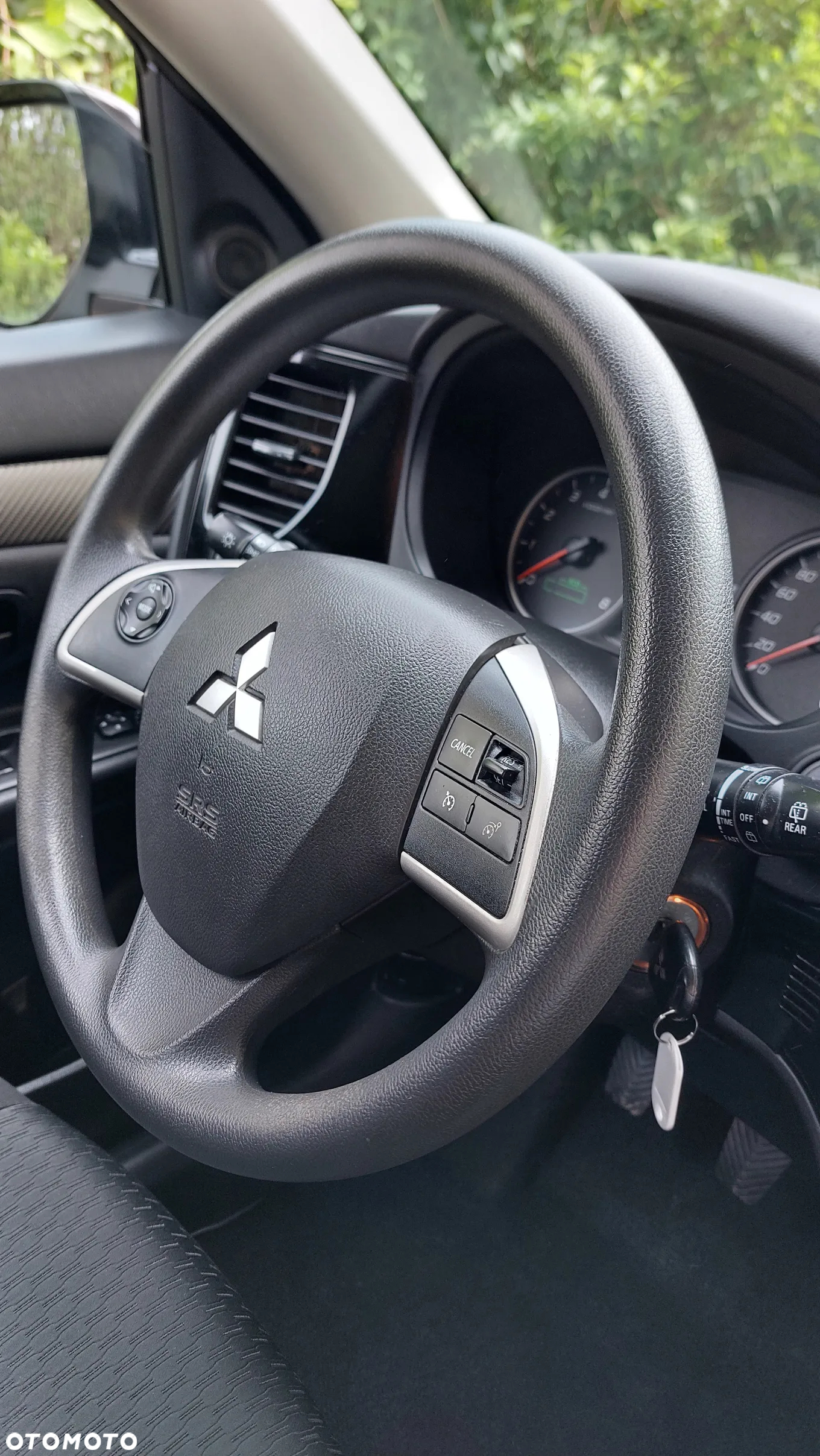 Mitsubishi Outlander 2.0 2WD Inform - 25