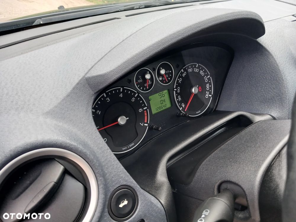Ford Fusion - 16