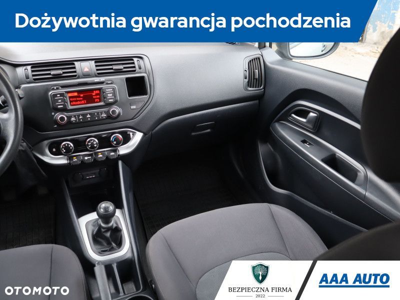Kia Rio - 10
