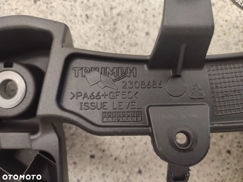 Rączka, uchwyt pasażera, bagażnik Triumph Tiger 900 - 21